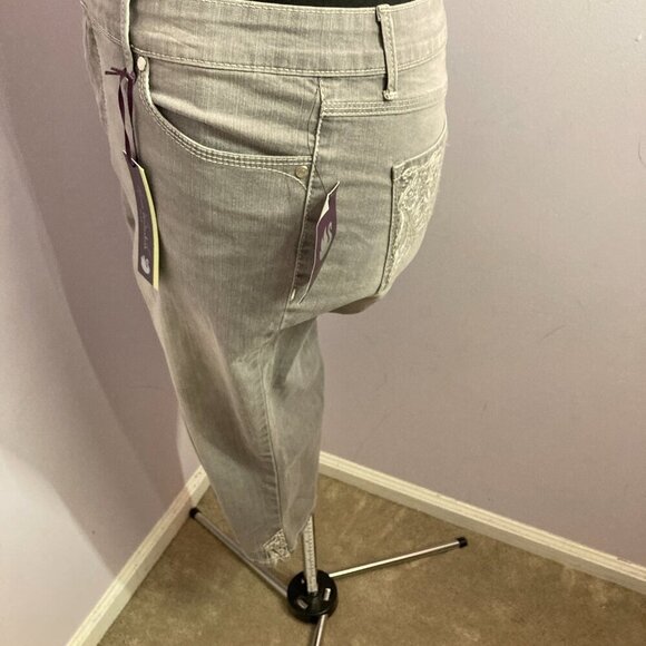 Gloria Vanderbilt Capri, NWT, Size 12Petite - Picture 4 of 13